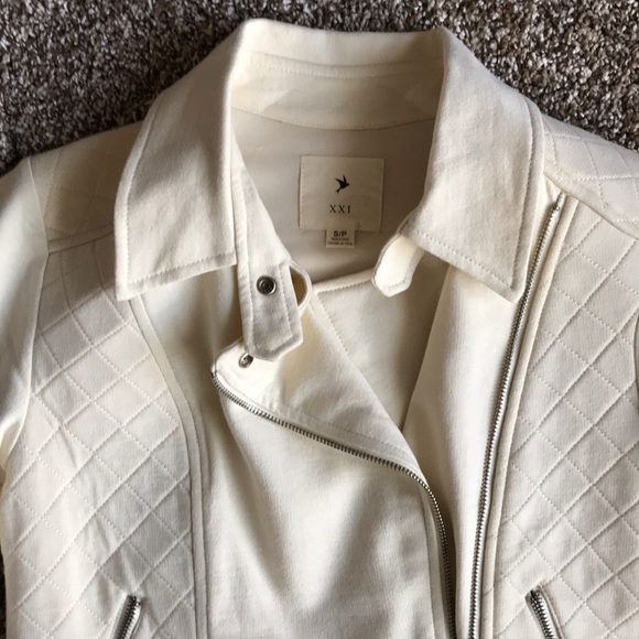 *NWOT* Off-White Stylish Jacket - Picture 3 of 5